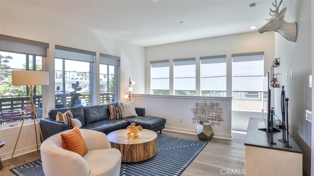 1207 Doheny Way