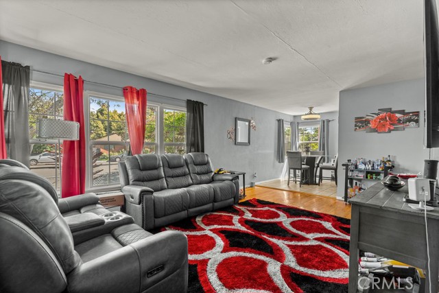 Detail Gallery Image 10 of 18 For 4813 Pacific, Long Beach,  CA 90805 - – Beds | – Baths