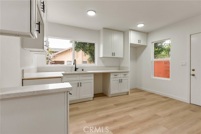 1209 W 40th Place, Los Angeles CA: https://media.crmls.org/medias/b74da83b-a346-4136-8597-62980116caca.jpg
