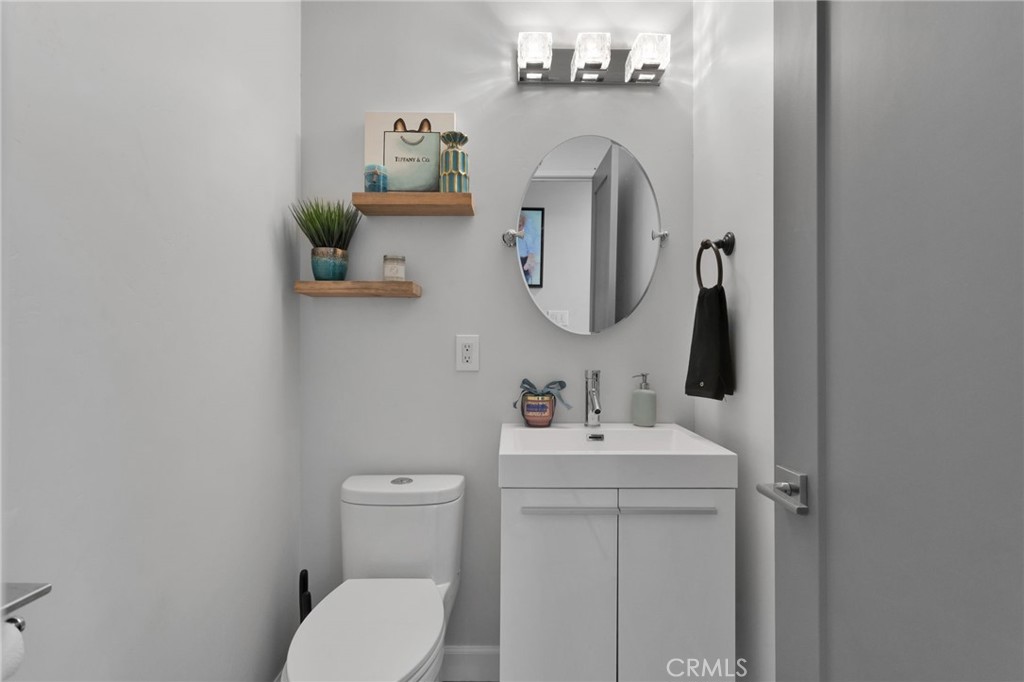 https://media.crmls.org/medias/b74e31b5-6935-43bf-8643-13b544386fb4.jpg?preset=X-Large