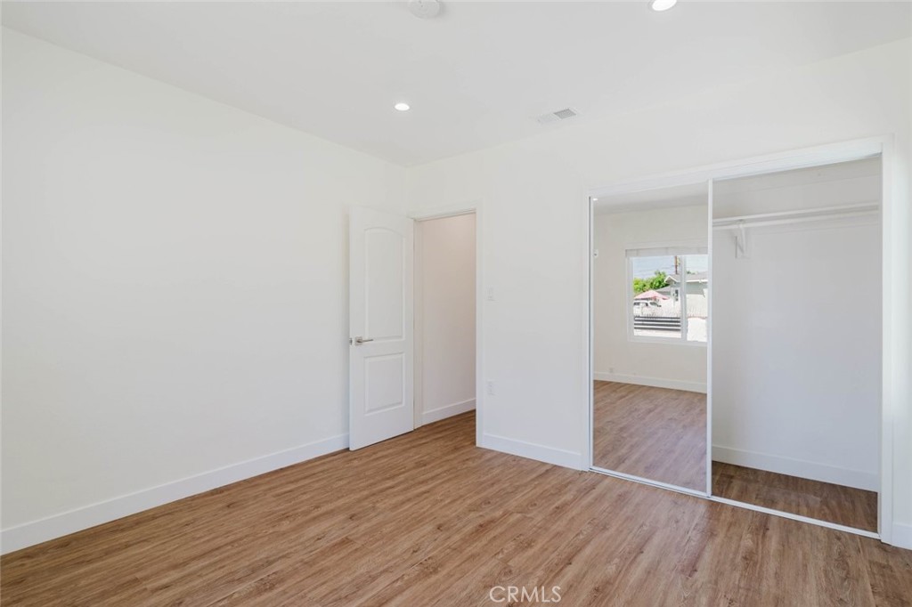 https://media.crmls.org/medias/b74e49fc-2737-4818-8f66-64aa56d88591.jpg?preset=X-Large