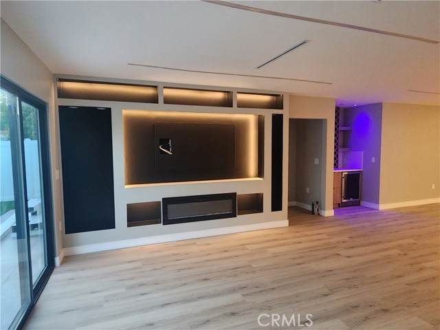 20522 Sherman Way, Winnetka CA: https://media.crmls.org/medias/b74e911d-a71d-4010-a497-82b552293ca1.jpg