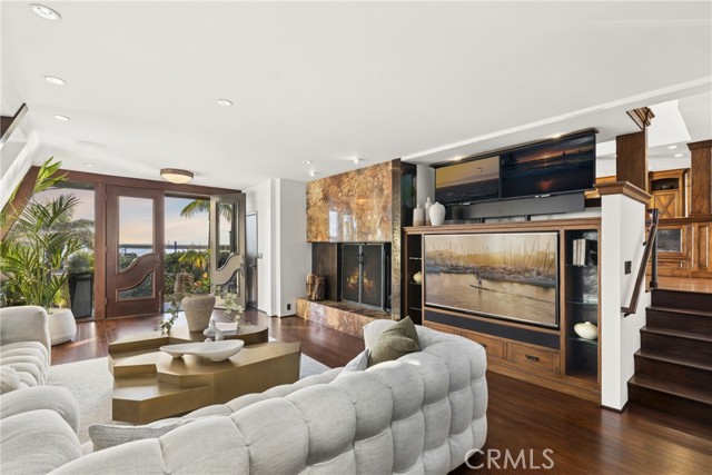 Detail Gallery Image 7 of 56 For 3150 Breakers, Corona Del Mar,  CA 92625 - 4 Beds | 5 Baths