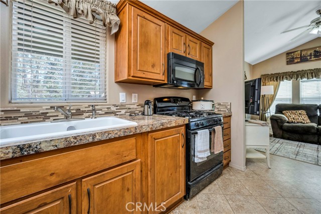 Detail Gallery Image 9 of 19 For 9324 Birch Ct, Lower Lake,  CA 95457 - 1 Beds | 1 Baths