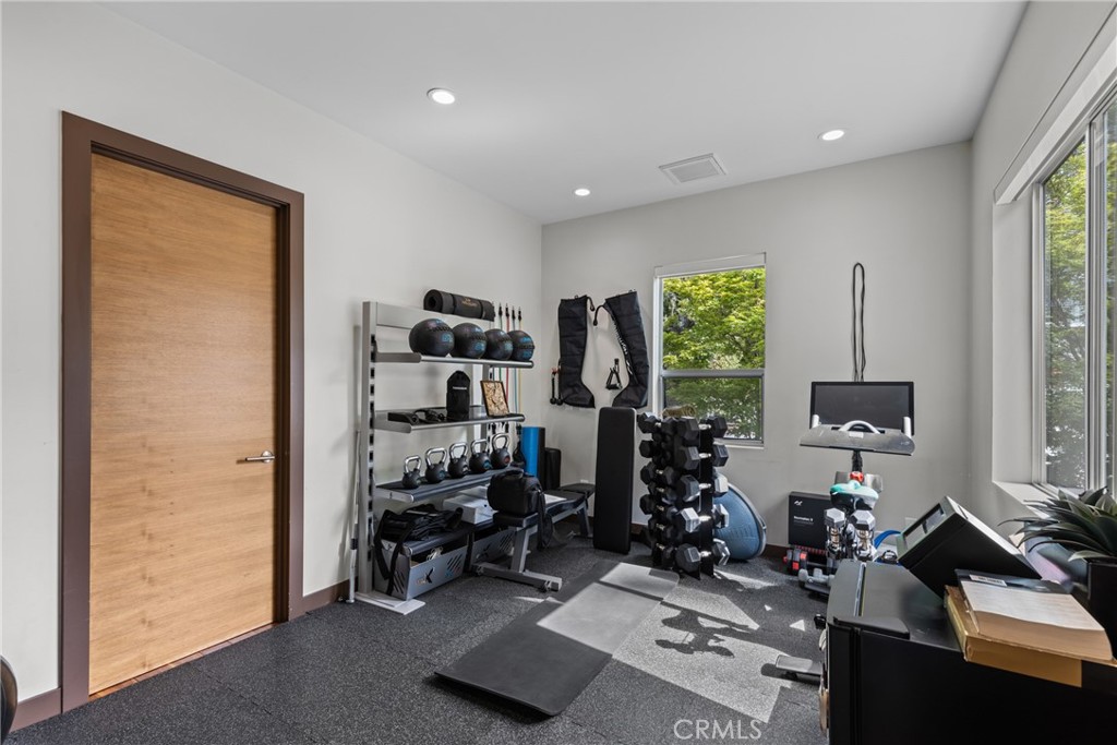 MLS #SR25260301 image #10