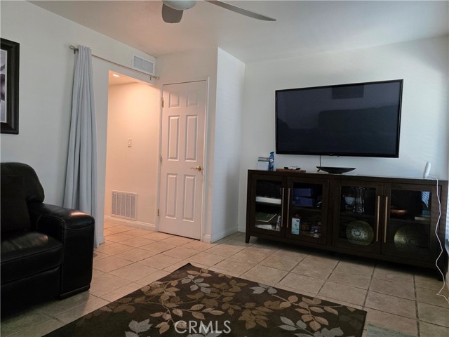 Detail Gallery Image 4 of 27 For 10420 Vassar Way, Stanton,  CA 90680 - 3 Beds | 2 Baths