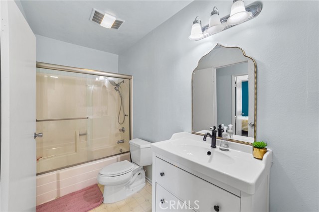 9341 Shadowood Drive, Montclair CA: https://media.crmls.org/medias/b7503222-bf34-4c55-8729-33f1829c85e2.jpg