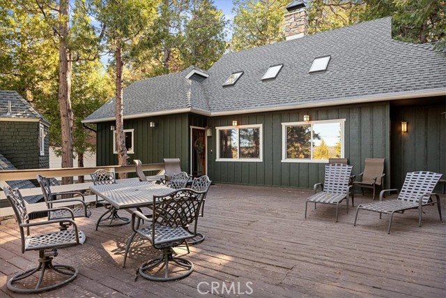 Detail Gallery Image 2 of 39 For 226 Holiday Dr, Lake Arrowhead,  CA 92352 - 4 Beds | 3/1 Baths