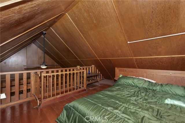 1040 Mile High Road, Twin Peaks CA: https://media.crmls.org/medias/b7518f98-464a-4287-a111-9f577942c6b0.jpg