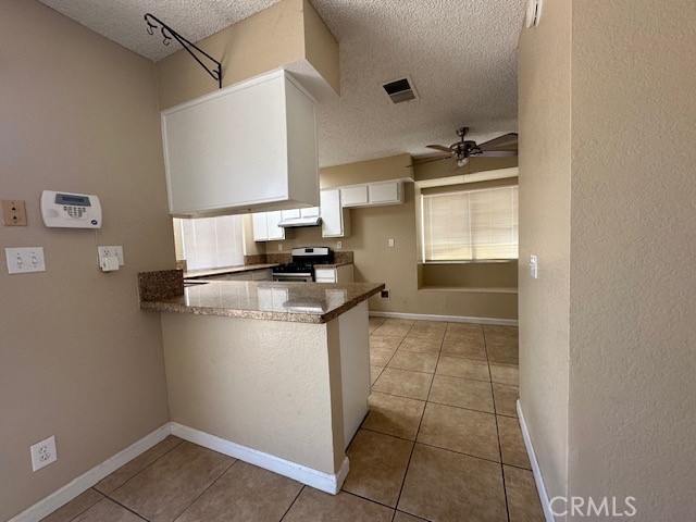 Detail Gallery Image 4 of 18 For 23599 Parkland Ave, Moreno Valley,  CA 92557 - 3 Beds | 2/1 Baths