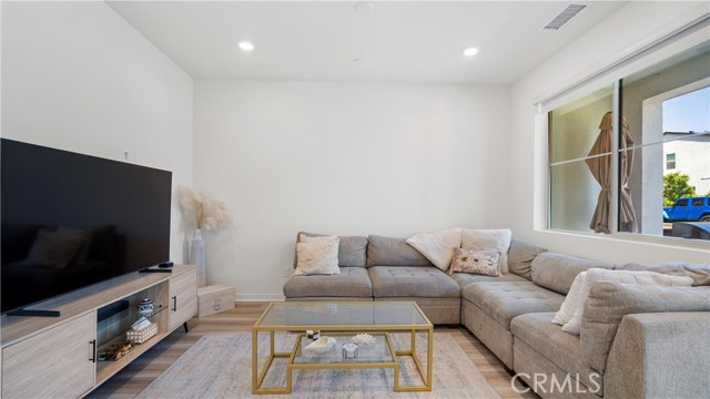 3610 E Pollock Street, Ontario CA: https://media.crmls.org/medias/b752f11a-9d78-4030-966f-c0f82f3f8156.jpg