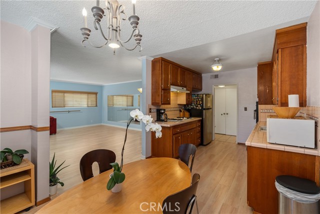 Detail Gallery Image 7 of 21 For 6133 Whitsett Ave #17,  North Hollywood,  CA 91606 - 3 Beds | 2 Baths