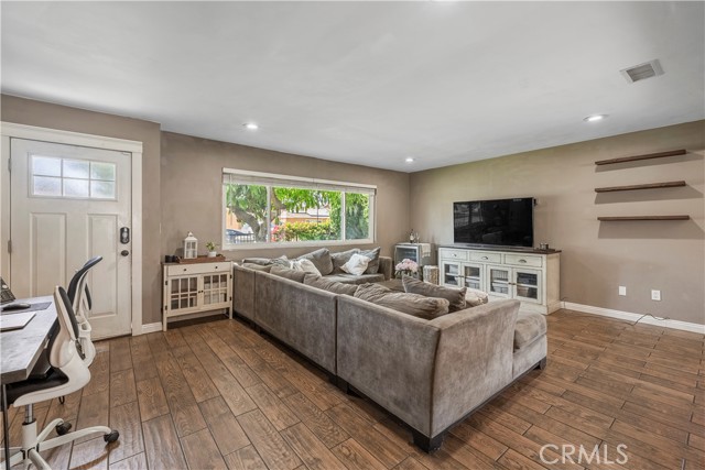 Detail Gallery Image 5 of 50 For 11367 Pope Ave, Lynwood,  CA 90262 - – Beds | – Baths