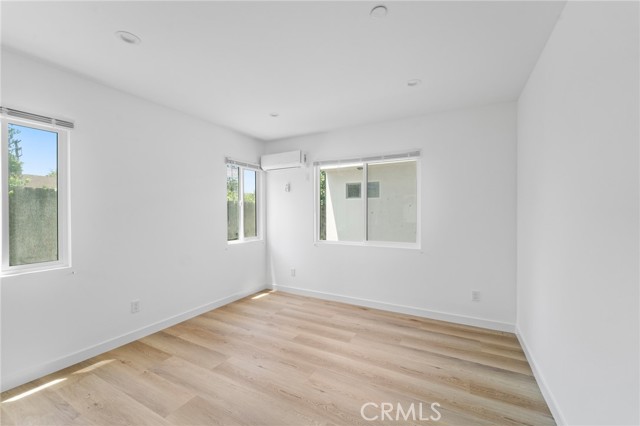 18656 Runnymede Street, Reseda CA: https://media.crmls.org/medias/b753f8c4-e007-4e82-88ad-dc6b4292caba.jpg