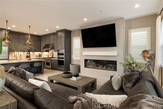 4901 Orleans Drive, Huntington Beach CA: https://media.crmls.org/medias/b7544f59-381e-4284-b929-8c715871ecf3.jpg