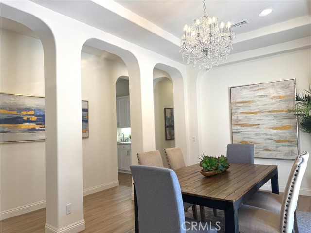 26480 Valley Oak Lane, Valencia CA: https://media.crmls.org/medias/b7553666-3fd6-4e1b-9946-8c613e43683f.jpg