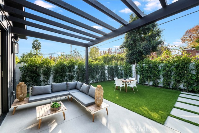 Detail Gallery Image 26 of 55 For 5323 Allott Ave, Sherman Oaks,  CA 91401 - 4 Beds | 4/1 Baths