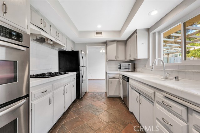 Detail Gallery Image 9 of 26 For 22231 Del Valle St, Woodland Hills,  CA 91364 - 3 Beds | 2/1 Baths