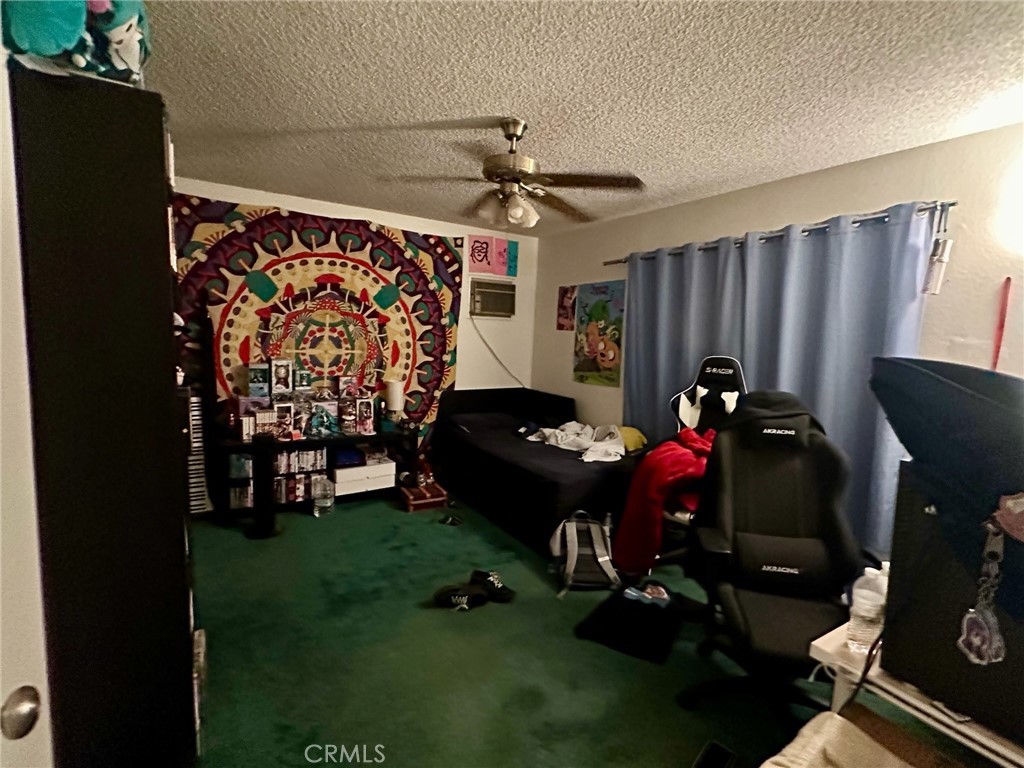 https://media.crmls.org/medias/b7564219-9065-4df8-9861-ecace3ad25a2.jpg?preset=X-Large