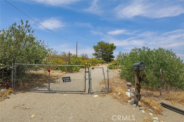 Detail Gallery Image 13 of 13 For 13384 Sheep Creek Rd, Phelan,  CA 92371 - 3 Beds | 2 Baths