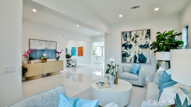 Detail Gallery Image 8 of 49 For 17413 Sienna Ln, Fountain Valley,  CA 92708 - 4 Beds | 4 Baths