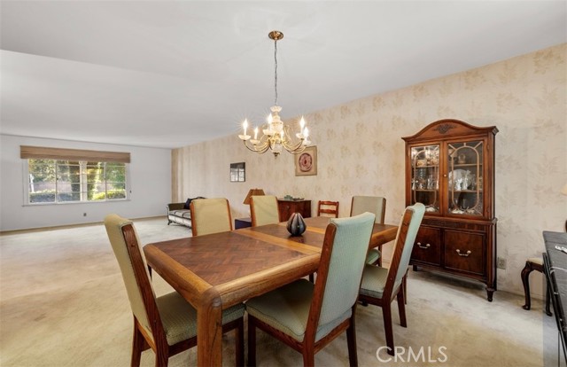 5340 Edgeware Drive, Calabasas CA: https://media.crmls.org/medias/b7582a86-efde-4837-9856-9e5ed917a542.jpg