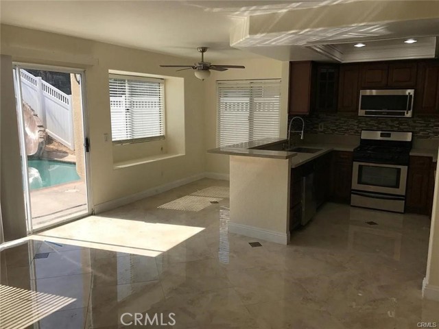 Detail Gallery Image 9 of 19 For 3535 Windstorm Way, Riverside,  CA 92503 - 4 Beds | 2/1 Baths