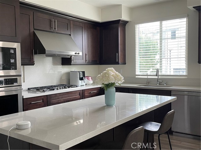 Detail Gallery Image 3 of 10 For 608 Cultivate, Irvine,  CA 92618 - 4 Beds | 2/2 Baths