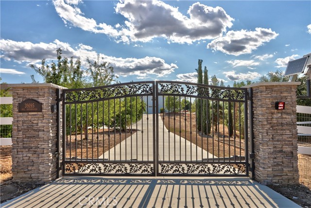 39195 Avenida Antonovich, Temecula CA: https://media.crmls.org/medias/b75b0fc9-e4b4-49c9-a2a4-b2ddf93531f5.jpg