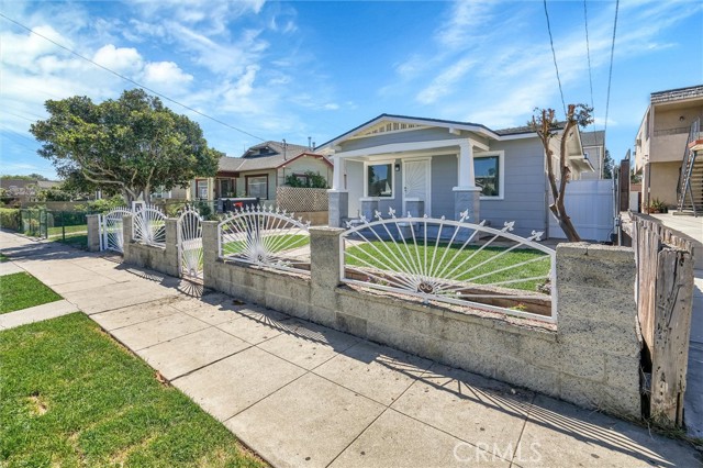 Detail Gallery Image 5 of 44 For 753 W 14th St, San Pedro,  CA 90731 - 5 Beds | 4 Baths