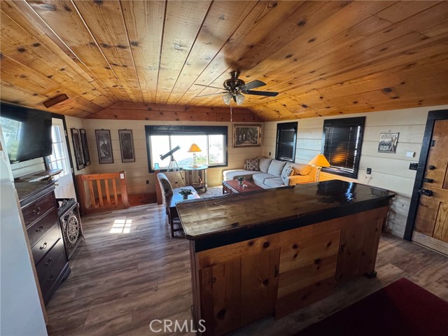 Detail Gallery Image 18 of 38 For 24998 Ocean View Dr, Crestline,  CA 92325 - 1 Beds | 1 Baths