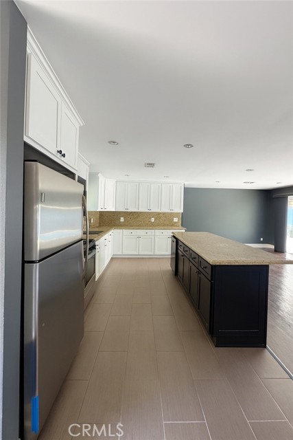 Detail Gallery Image 4 of 21 For 7845 Nevada, Canoga Park,  CA 91304 - 3 Beds | 2 Baths