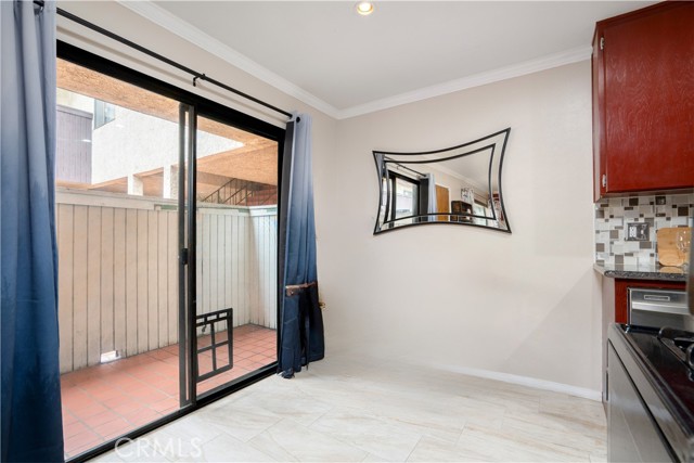 Detail Gallery Image 7 of 28 For 112 N Avenue 66 #4,  Highland Park,  CA 90042 - 2 Beds | 2 Baths