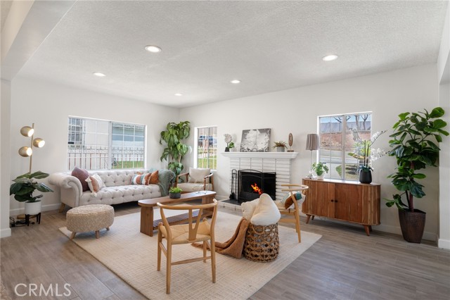 1124 W 123rd Street, Los Angeles CA: https://media.crmls.org/medias/b75f9729-437a-4e35-a84d-ff31f157fe9a.jpg