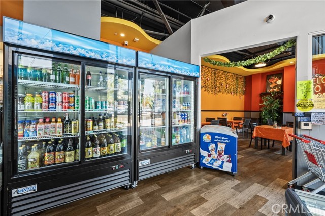 400 E Broadway, Glendale CA: https://media.crmls.org/medias/b75fa436-cd2e-42fd-ba28-6cccc8c10f65.jpg