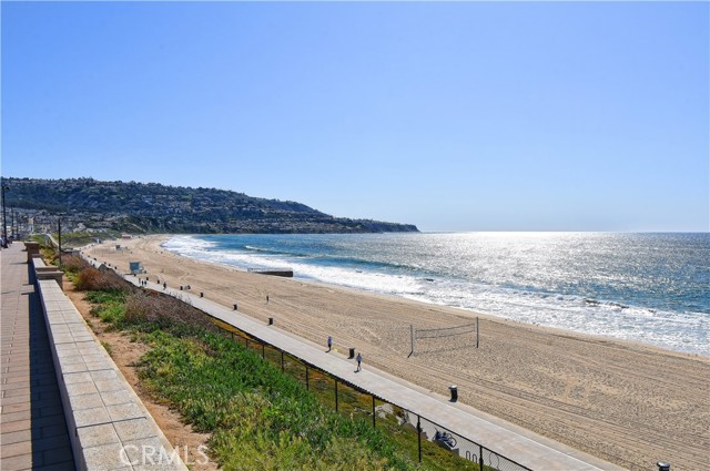 1714 Belmont Lane, Redondo Beach, California 90278, 3 Bedrooms Bedrooms, ,1 BathroomBathrooms,Residential,Sold,Belmont,PV21205045