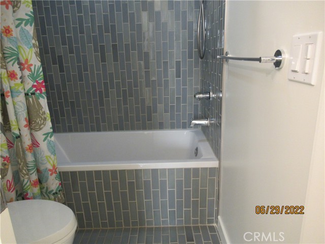 656 Rosecrans Avenue, Manhattan Beach, California 90266, 3 Bedrooms Bedrooms, ,1 BathroomBathrooms,Residential,Sold,Rosecrans,SB22143414