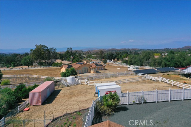 17470 Vanderhill Circle, Perris CA: https://media.crmls.org/medias/b7602858-93e2-4a39-9c83-a2d4edc42f30.jpg