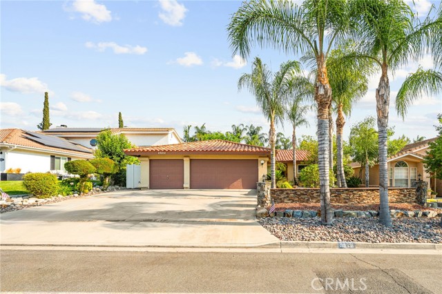 Detail Gallery Image 1 of 62 For 23231 Canyon Lake Dr, Canyon Lake,  CA 92587 - 3 Beds | 2 Baths