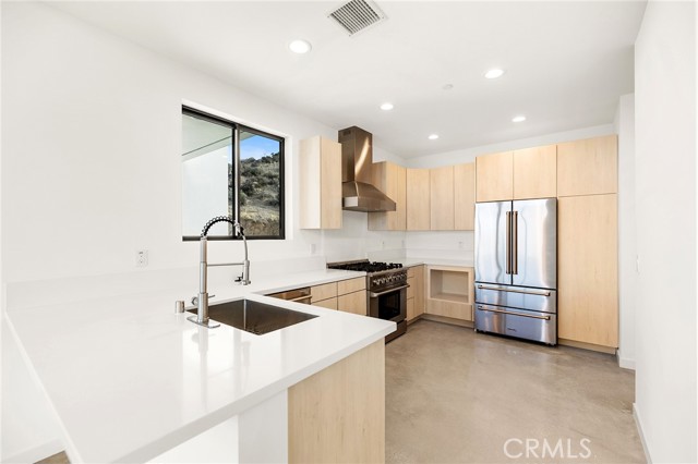 6218 Farrelo Road, Yucca Valley CA: https://media.crmls.org/medias/b7612f2c-5741-4c76-8cbc-65a54bd95645.jpg