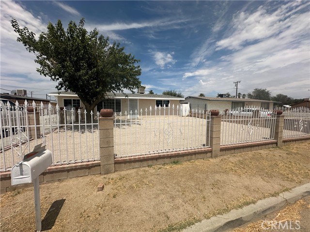 Detail Gallery Image 1 of 1 For 1585 Edwards Ave, Rosamond,  CA 93560 - 2 Beds | 1 Baths