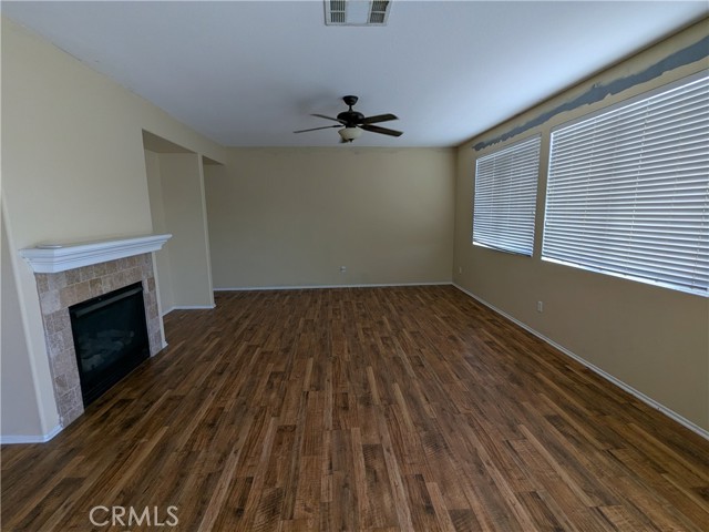 Detail Gallery Image 7 of 22 For 15243 Riverview, Victorville,  CA 92394 - 3 Beds | 2/1 Baths