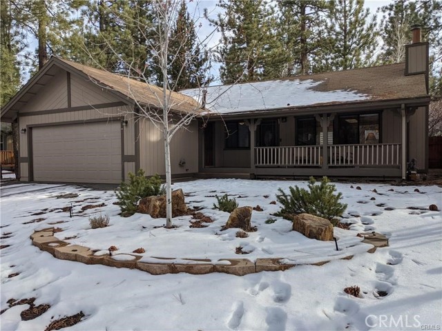 542 E Barker Boulevard, Big Bear City CA: https://media.crmls.org/medias/b7634881-e0da-481a-b415-920c836d6b99.jpg