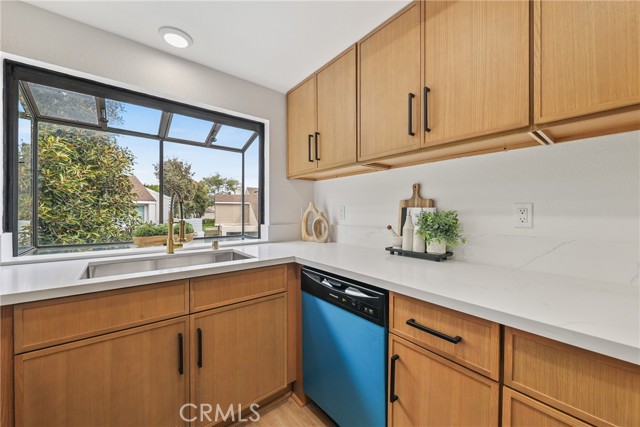 Detail Gallery Image 7 of 42 For 424 Deerfield Ave #172,  Irvine,  CA 92606 - 2 Beds | 1/1 Baths