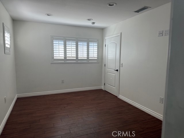 https://media.crmls.org/medias/b763ffc5-5687-4c4b-9dc6-f4467f476fce.jpg?preset=X-Large