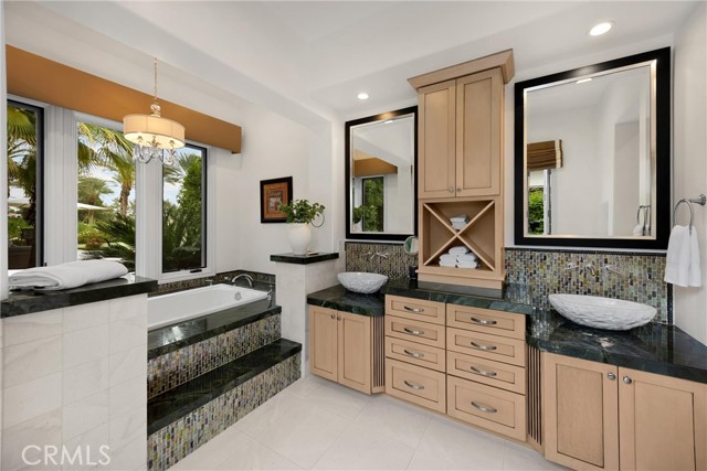 Detail Gallery Image 26 of 56 For 43360 via Siena, Indian Wells,  CA 92210 - 6 Beds | 5/2 Baths