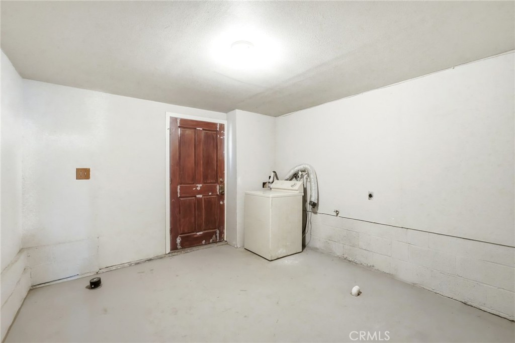 https://media.crmls.org/medias/b7644707-2fa8-4316-a832-fcc655a0c551.jpg?preset=X-Large