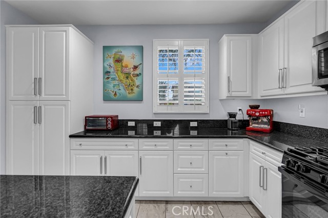 2151 Atlantic Avenue, Long Beach CA: https://media.crmls.org/medias/b7644ef3-47b2-4679-b8cf-f1b1916ef2cc.jpg