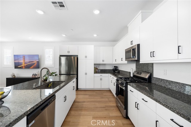 Detail Gallery Image 7 of 53 For 30198 Adrift, Menifee,  CA 92584 - 5 Beds | 3 Baths