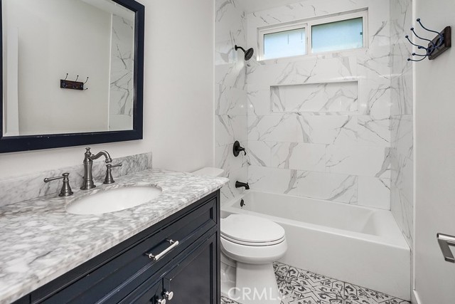 Detail Gallery Image 9 of 18 For 15334 Bledsoe St, Sylmar,  CA 91342 - 5 Beds | 2 Baths